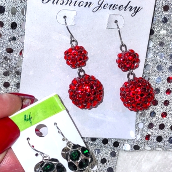 Sparkly Red Ball Party earrings - Picture 9 of 10